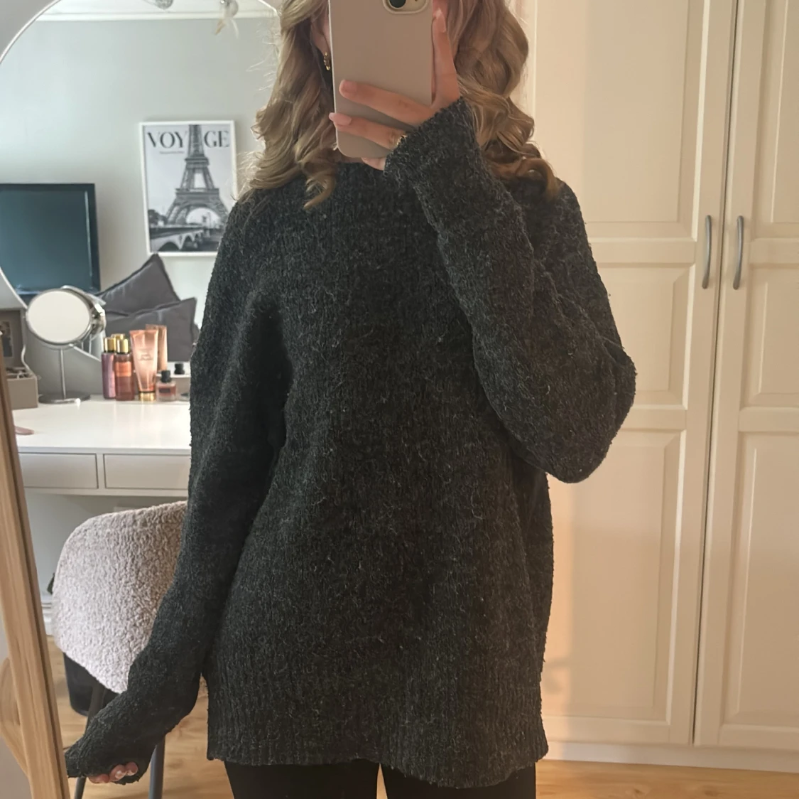 Mörkgrå stickad tröja