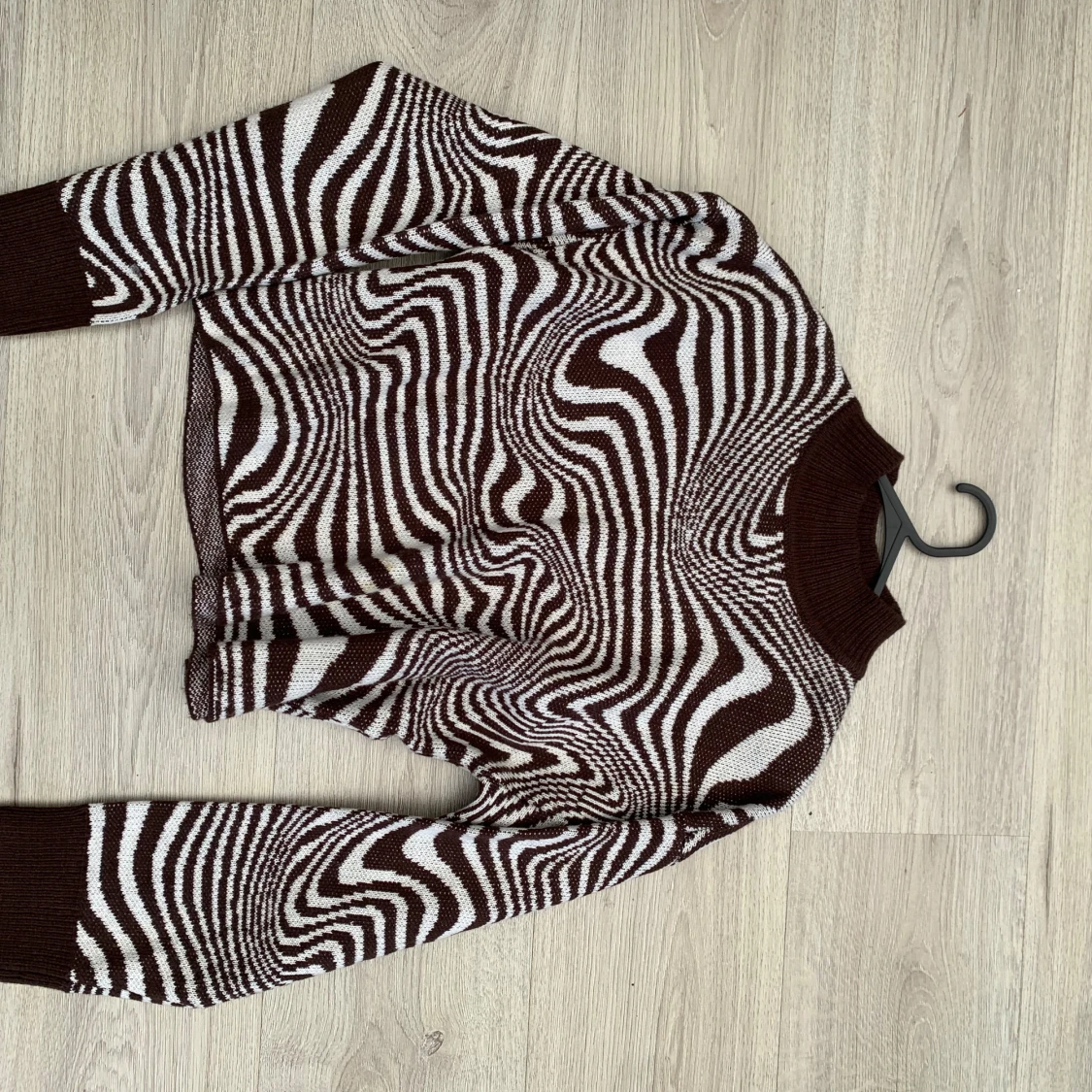 Mönstrad stickadtröja