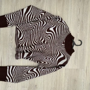 Mönstrad stickadtröja - Mönstrad stickadtröja från hm