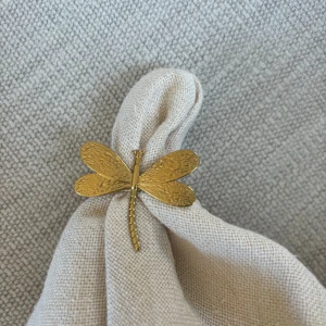 Trollslända ring - Super söt guldig trollslända ring💕