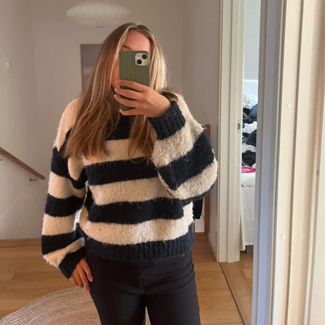 Blå och vit stickad - 90