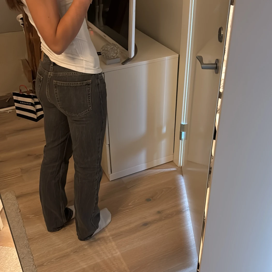 Gråa low waist jeans - 1
