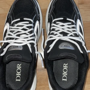 Dior - Dior b30 skor, hör av er!!!