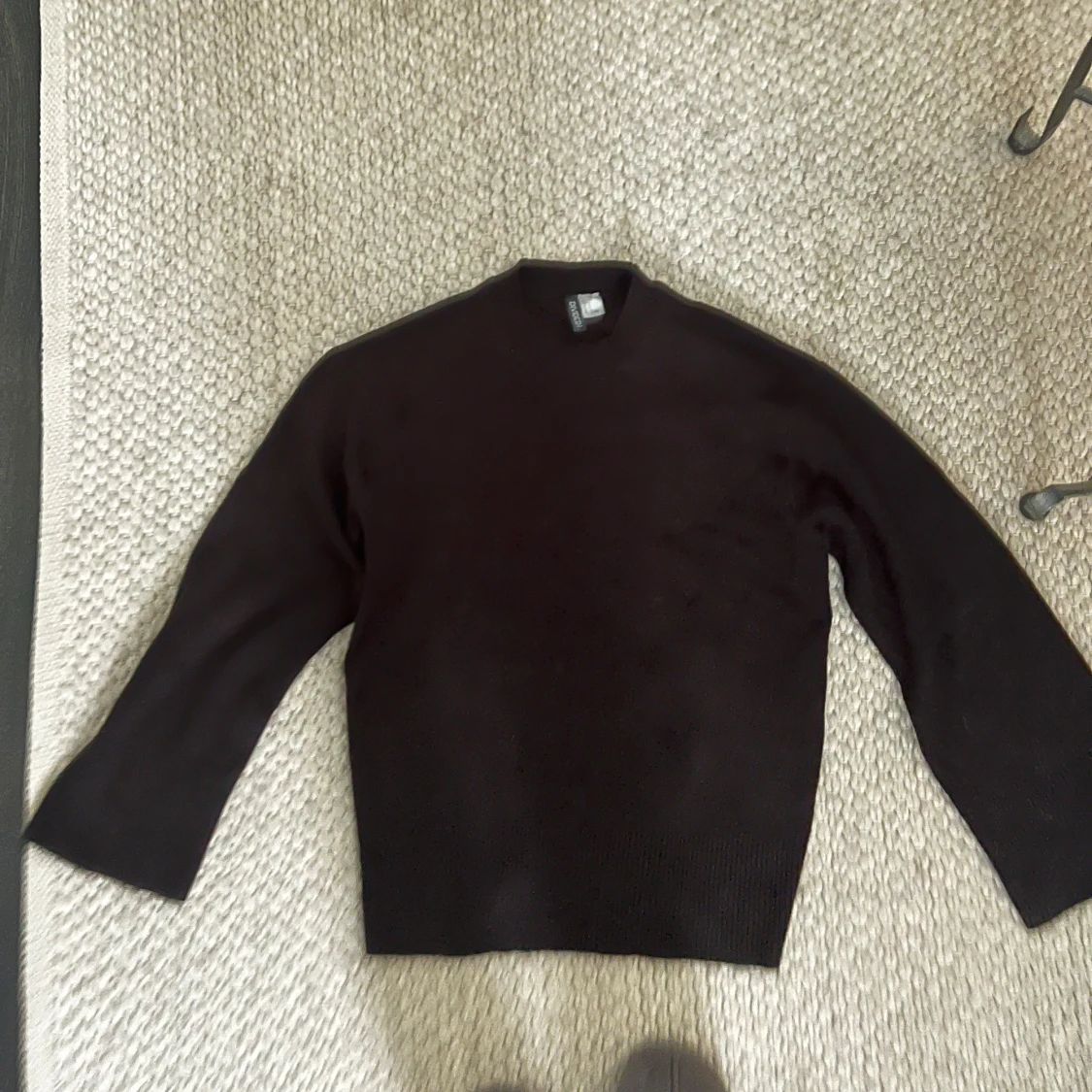 Svart stickad tröja - 4