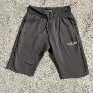 Mc kenzie shorts - Har knappt använt de.
