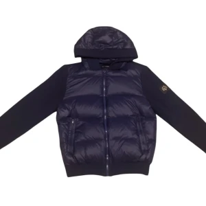 Bvaldi cardigan - Cardigan från bvaldi i färgen navy blue.                        Storlek small. Skick 9-10 knappast använd.                 Skriv vid funderingar👍