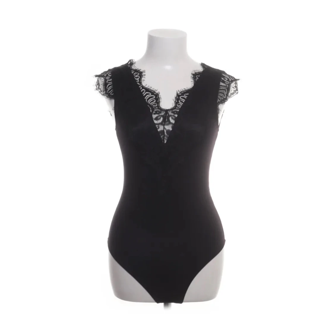 Svart spetsbody från Pieces