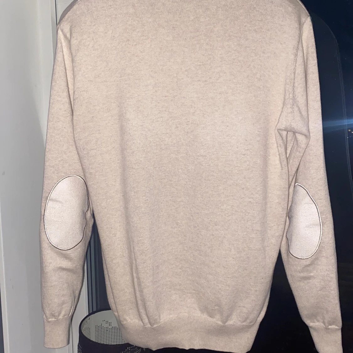 V-ringad stickad tröja från Felix Hardy - 1