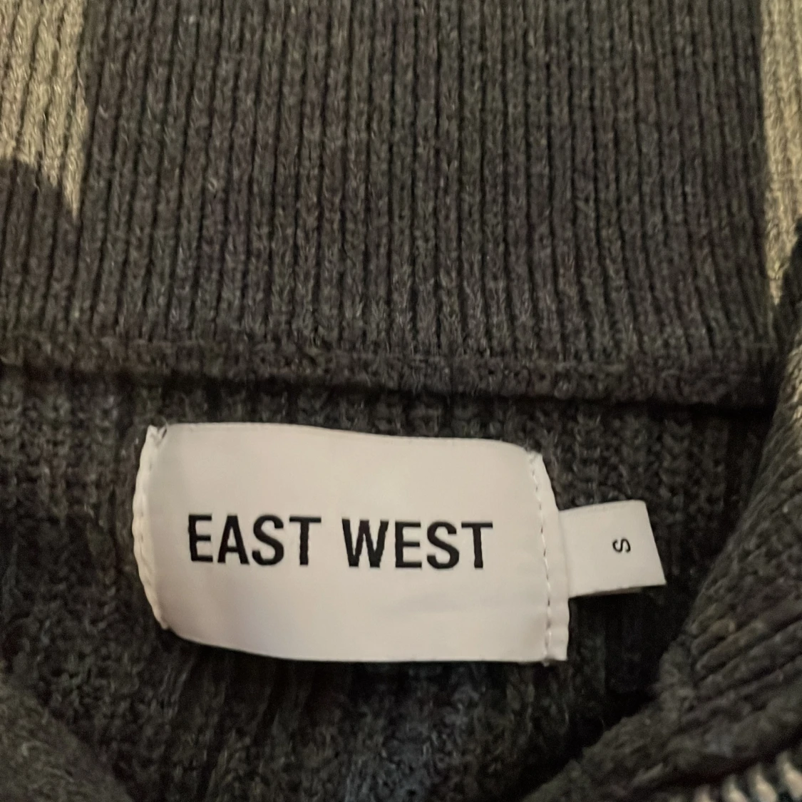 Grå stickad (Cardigan) fullzip - 4