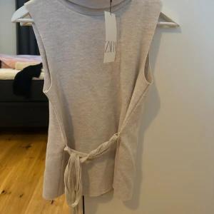 Zara tröja  - Aldrig använd med prislapp på! Storlek S 