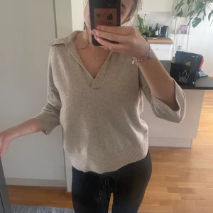 Trekvartärmad tröja - Säljer denna sköna trekvartärmad tröja från hm. 