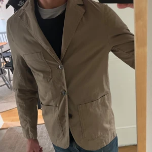 Overshirt - Snygg overshirt från HM! Storlek 44 (small/medium). Använd en gång.