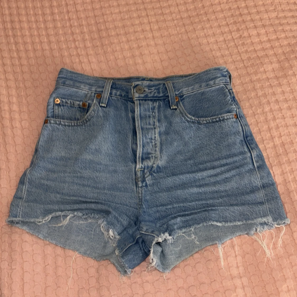 Levi’s shorts - 93