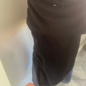 Tubtopp - Helt ny tubtopp från zara i storlek S inga defekter eller något.