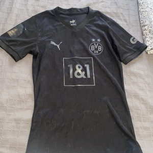 Fotbollströja - Hej Jag säljer en Borussia Dortmund tröja