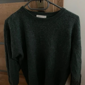 100 % Kashmir Tröja - Riktigt Snygg Kashmir tröja i gott skick | Storlek XS | 100% kashmir | Skriv vid minsta fråga eller fundering!