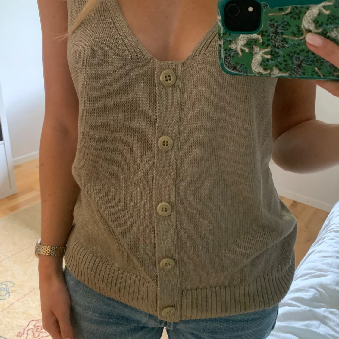 Stickad topp med knappar - 91