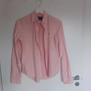 Ralph Lauren Sport skjorta - Rosa Ralp Lauren skjorta. Köpt från USA, storlek US 8.
