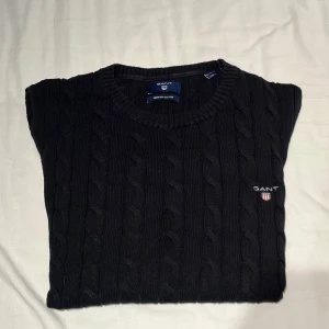 stickad gant tröja - Väldigt fint skick, Tveka inte på att skriva om du undrar över något😁 