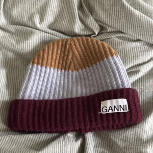 Ganni mössa - Snygg och varm mössa i bra skick
