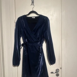 Fest klänning  - Fest klänning i jättefint skick 