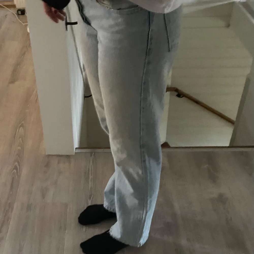 Jeans från zara. Bra skick 💗. Jeans & Byxor.