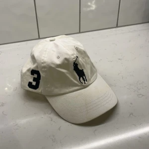 Ralph Lauren Kepa - Rätt bra condition riktigt skön speciellt på sommarn men passar inte mig så bra
