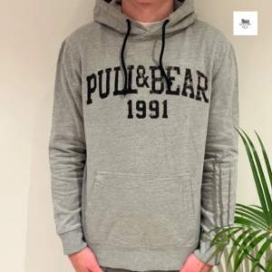 Hoodie herr | Skick: 8,5/10 | Size - S | Pris - 349kr | Märke - Smog | Fraktar via postnord eller instabox på köparens bekostnad | Hör av dig vid minsta fråga eller fundering // RDL