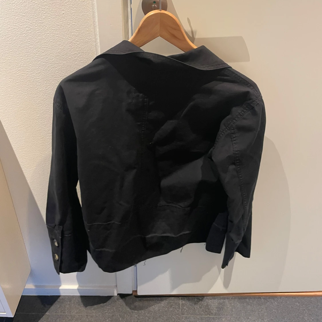 Svart vår jacka  - 90