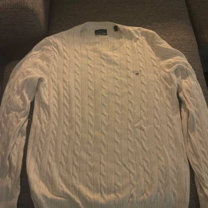 Stickad Gant tröja - Stickad Gant tröja som legat i garderoben för de mesta, bra skick men för stor på mig. Storlek L