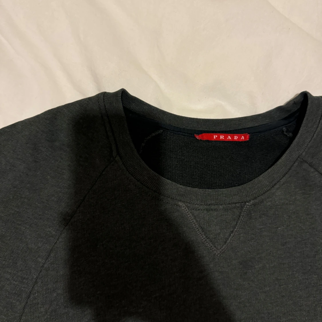 Mörkgrå tröja från Prada - 90