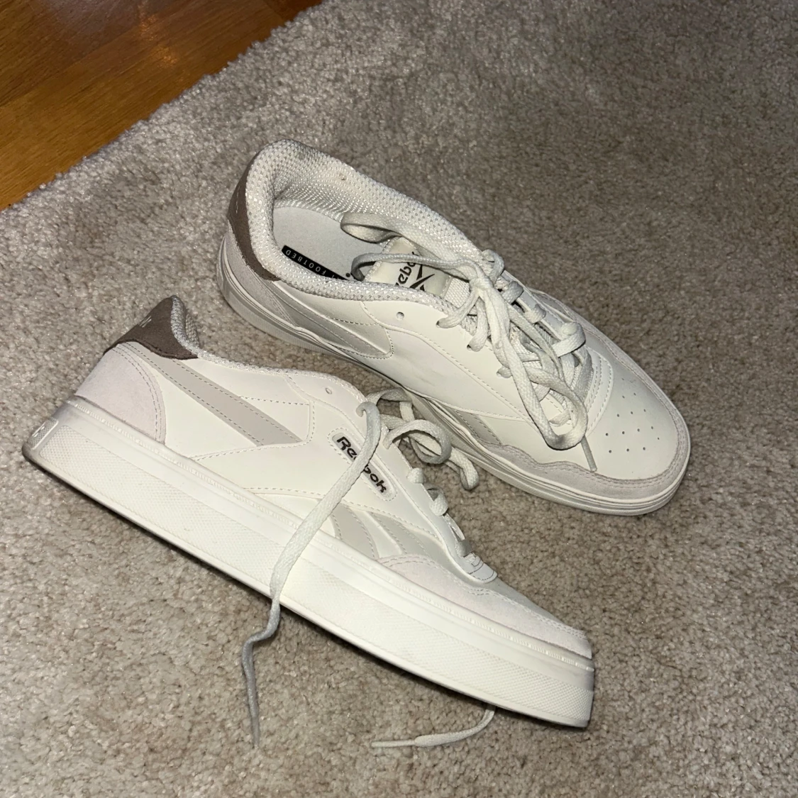 Reebok classic skeakers 