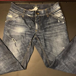 Dolce Gabbana jeans  - Feta jeans från Dolce & Gabbana storlek 48 i italienskt system men passar dig som är ca 180  nypris ca 8000