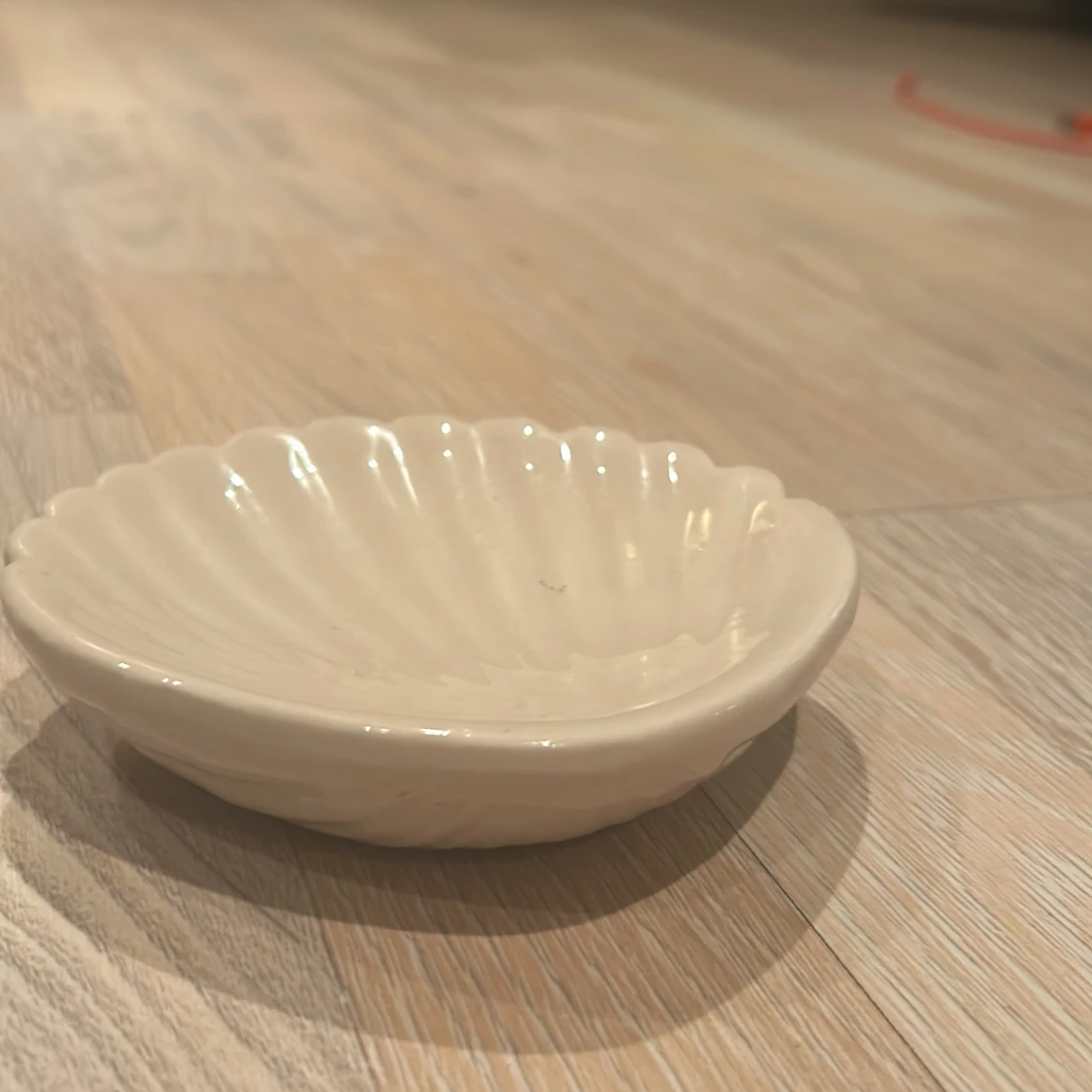 Krämfärgat smyckes fat - 90