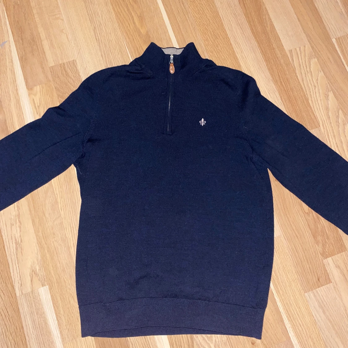 Mörkblå ulltröja från Morris