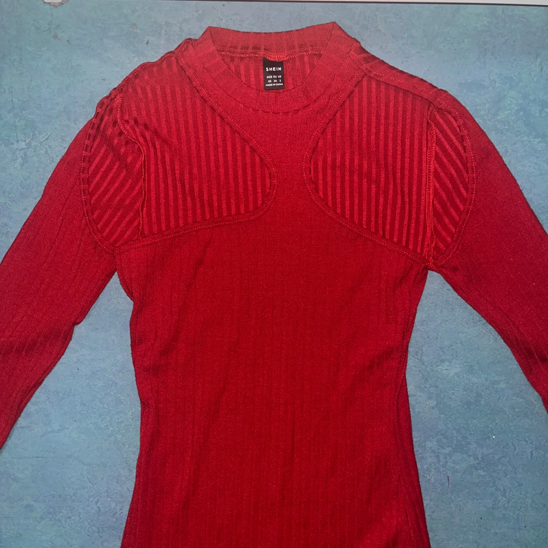 Röd klänning med slit  - 92