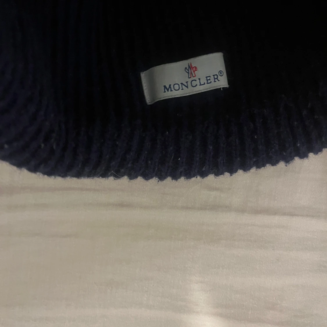 Svart ribbad mössa från Moncler - 90