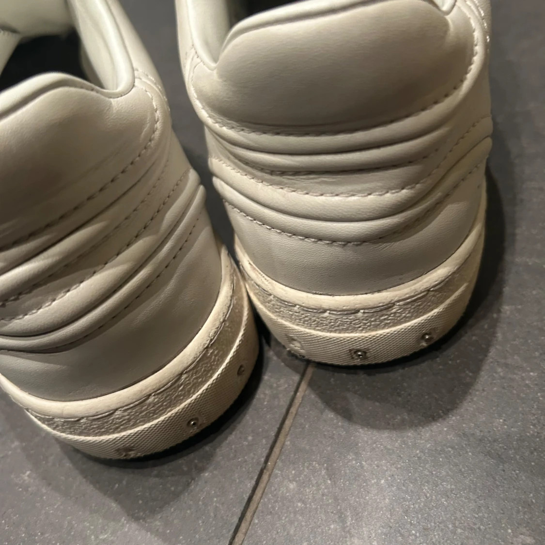 Vita sneakers från Valentino Garavani - 90