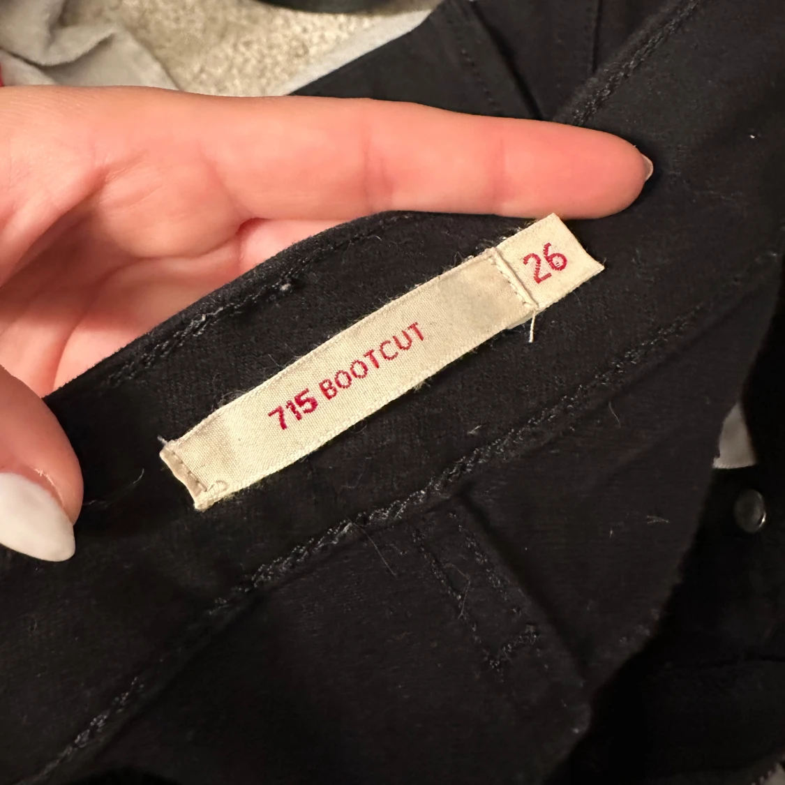 Svarta bootcut jeans från Levi's - 90