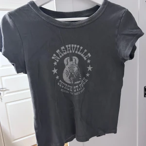 Brandy Melville topp - Topp från brandy Melville, kommer i superbra skick!