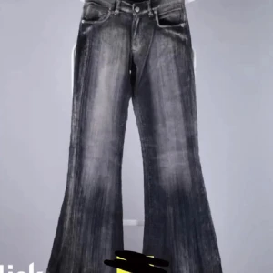 Utsvängda Manchester - Minns att jag fick oerhört mycket komplimanger från människor för dem här två år sedan. Köpta på Plick.