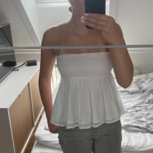 Söt topp💞😍 - Super söt topp från Gina! Den har avtagbara band som även kan justeras💞den är i strl 158/164 men passar även de som bär xs!