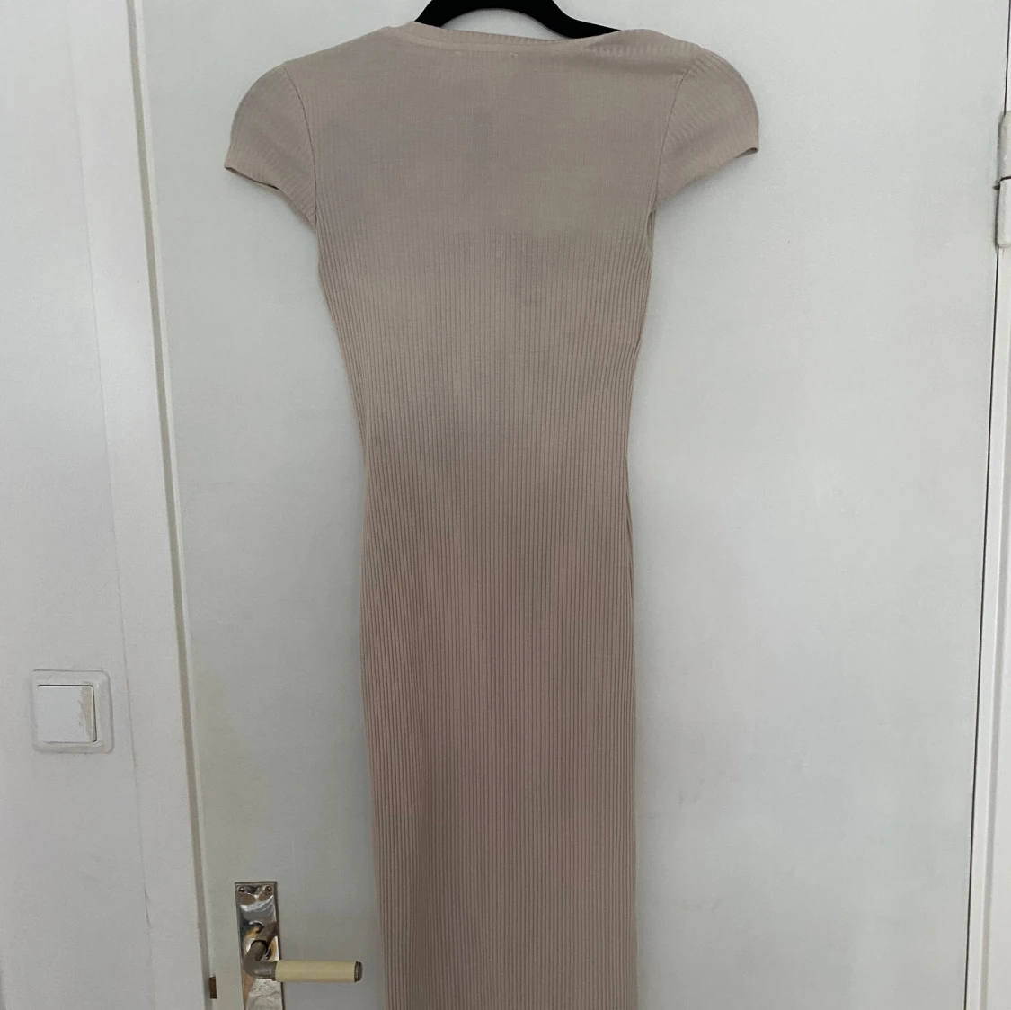 Beige ribbad klänning - 91