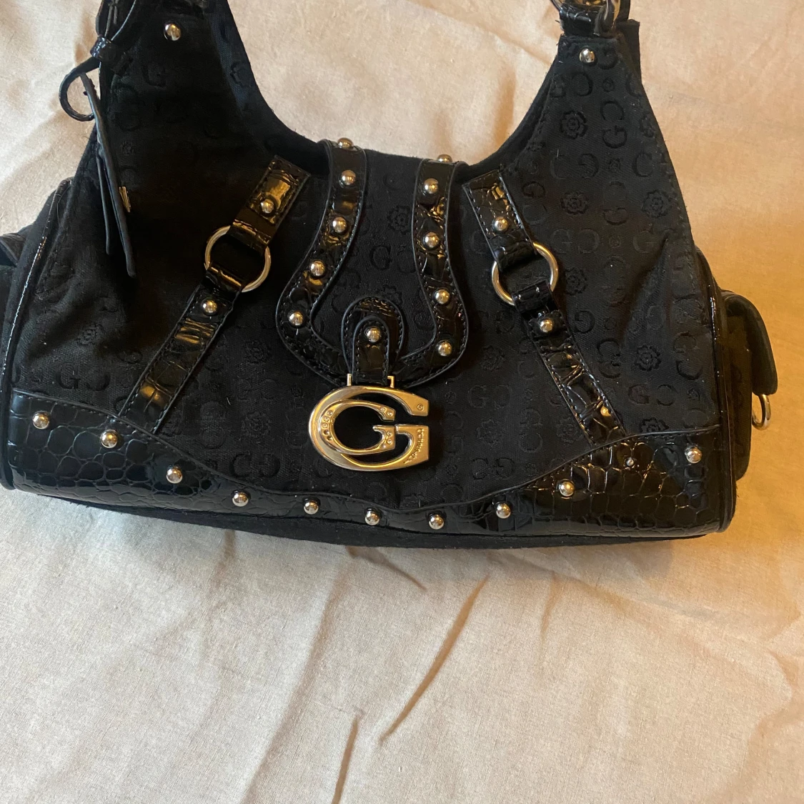 Guess väska!!💘💘