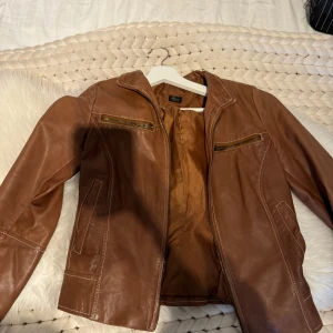 Skinnjacka  - Vintage Köpt i Norge för 900 norska kronor 