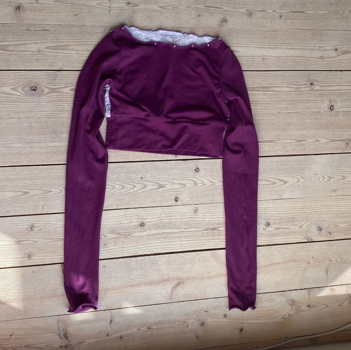 Mörklila träningsmagtröja från karisma