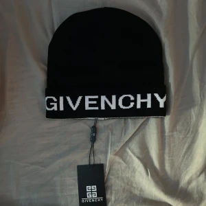 Givenchy beanie - Never used, great condition 