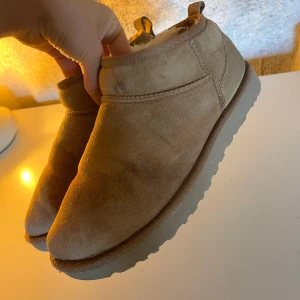 Uggs - Classic ultra mini - 1995kr. Chestnut🤎 
