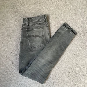 Nudie jeans - Tjenare jag säljer ett par Nudie jeans i storlek w29 l30 skriv till mig om du har nån fråga eller nån fundering!🤔 