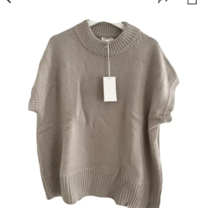 Söker sogt goat tröja - Hej jag söker denna i storlek xs eller s! Den är från soft goat och hittar ej denna färgen på hemsidan men hör gärna av er om ni vet om man kan hitta den någon annan stans😅😅❤️